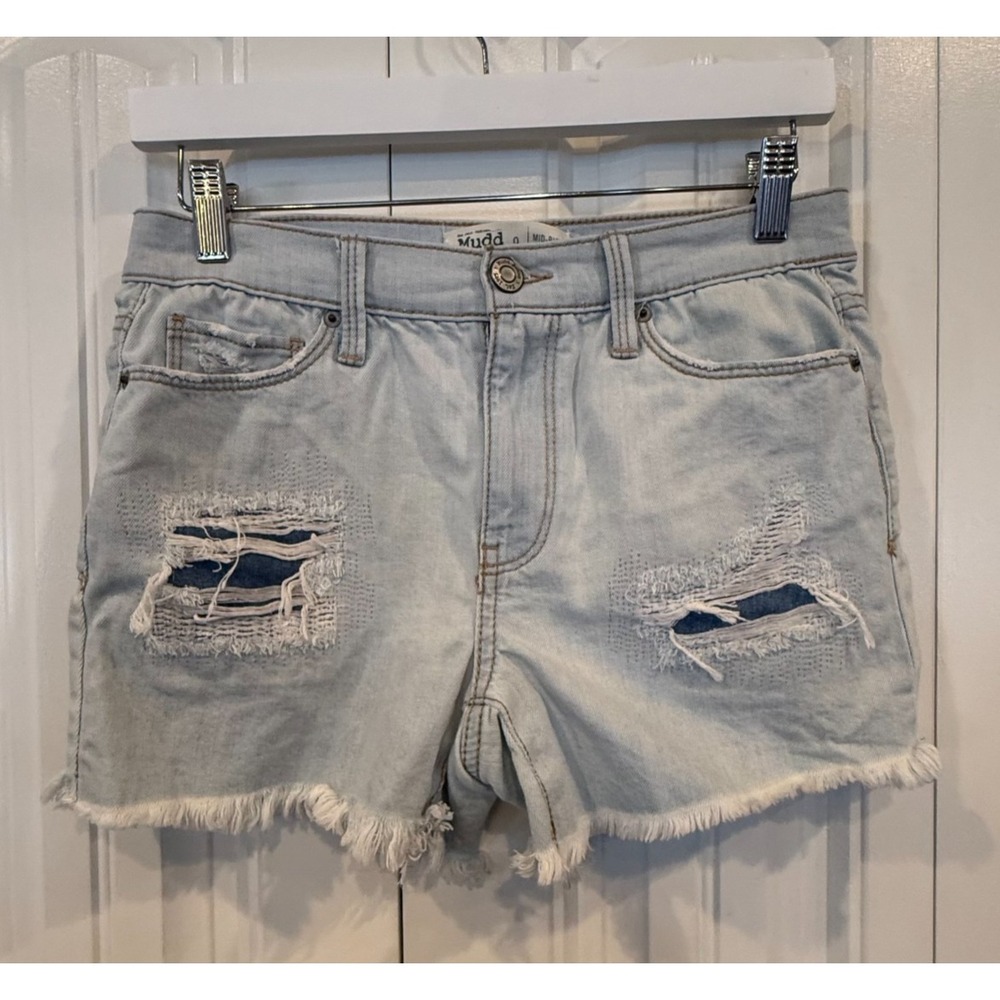Mudd Mid Rise Distressed Denim Shorts Women's Size 9 Light Wash Raw Hem Y2K